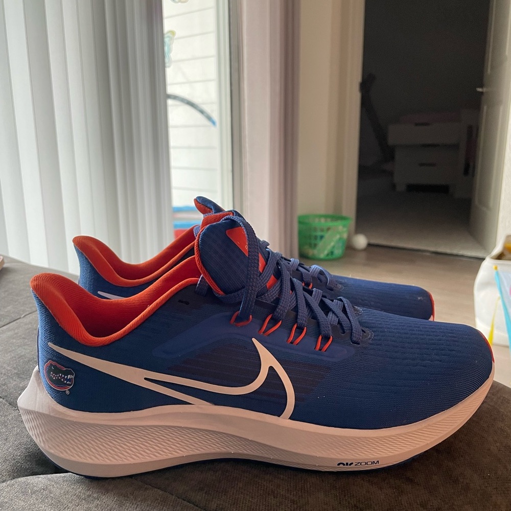 NEVER WORN Unisex Nike Royal Florida Gators Zoom Pegasus 39 Running Shoe
